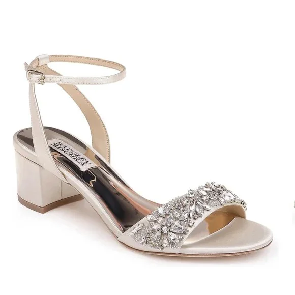Badgley Mischka Ivanna Embellished Block Heel Evening Shoe in Ivory Size 